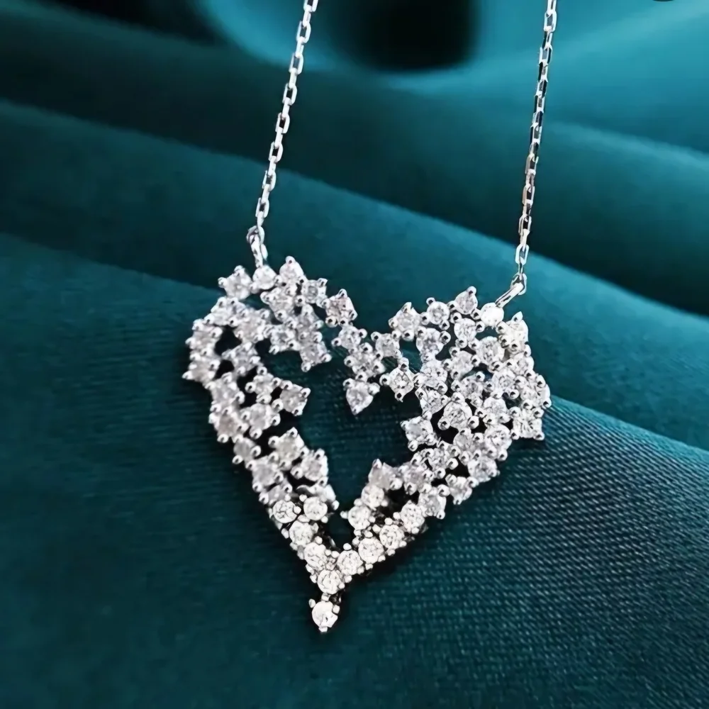 Elegant Silver Heart Necklace - Picture 1 of 4